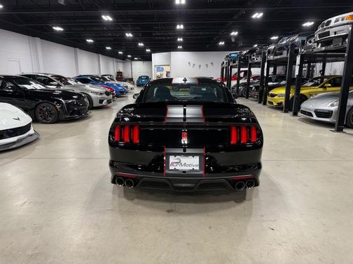 2017 Ford Shelby GT350R Base