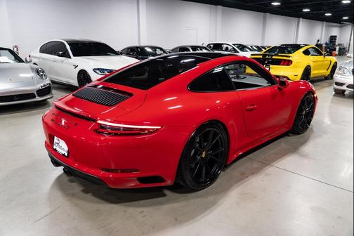 2017 Porsche 911 Carrera GTS