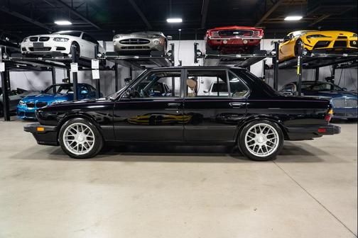 1988 BMW M5 Base