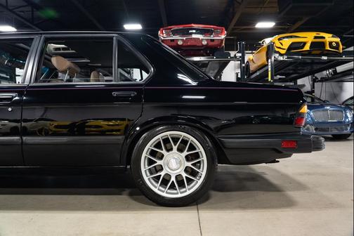 1988 BMW M5 Base