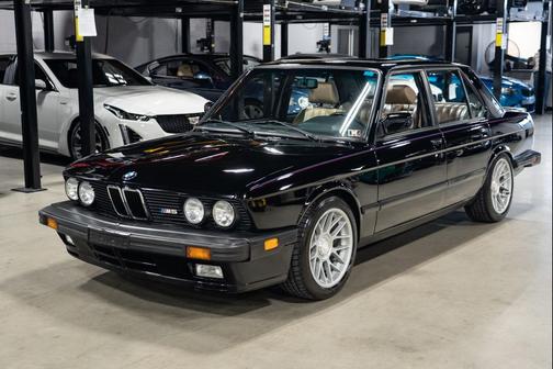 1988 BMW M5 Base