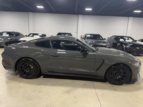 2018 Ford Shelby GT350 Base