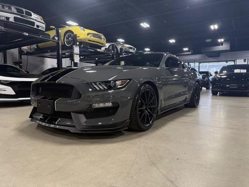2018 Ford Shelby GT350 Base