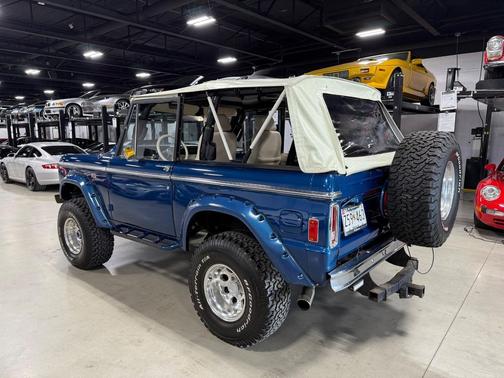 1977 Ford Bronco SUV