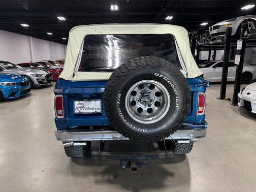 1977 Ford Bronco SUV