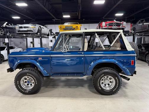 1977 Ford Bronco SUV