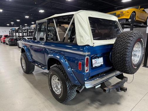 1977 Ford Bronco SUV