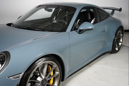 BLUE 2018 Porsche 911 GT3