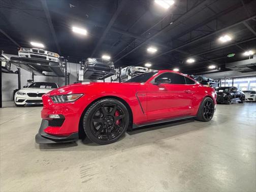2019 Ford Shelby GT350R Base
