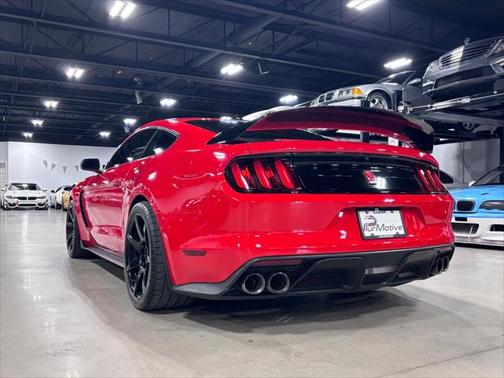2019 Ford Shelby GT350R Base