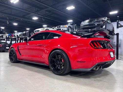 2019 Ford Shelby GT350R Base
