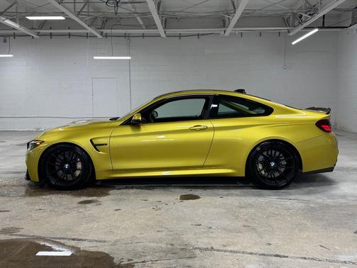 YELLOW 2015 BMW M4 Base