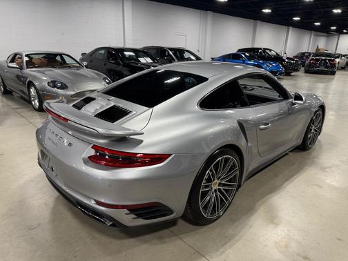 2017 Porsche 911 Turbo