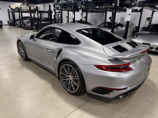 2017 Porsche 911 Turbo