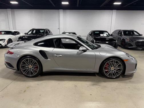 2017 Porsche 911 Turbo