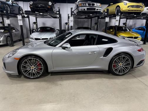 2017 Porsche 911 Turbo