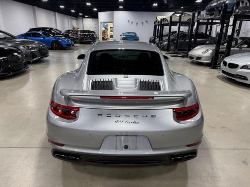 2017 Porsche 911 Turbo