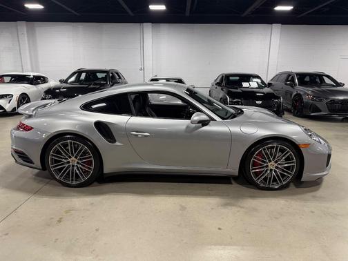 2017 Porsche 911 Turbo