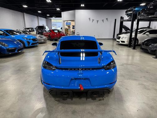 2022 Porsche 718 Cayman GT4