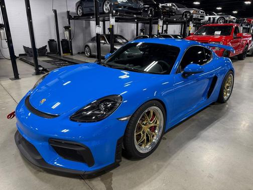2022 Porsche 718 Cayman GT4