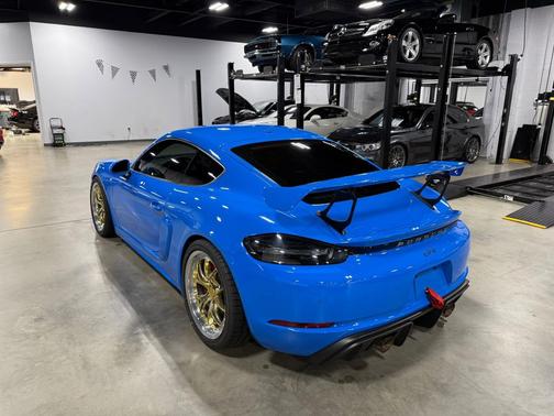 2022 Porsche 718 Cayman GT4