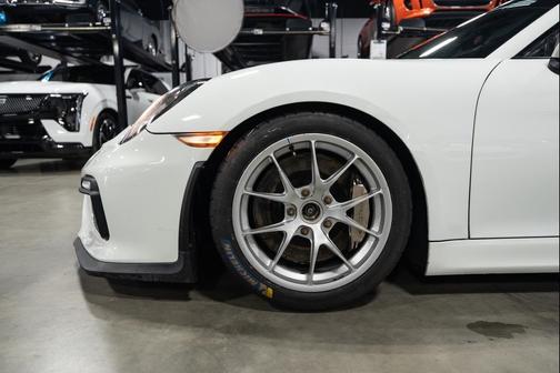 2016 Porsche Cayman COUPE