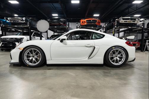 2016 Porsche Cayman COUPE