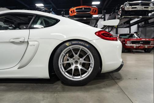 2016 Porsche Cayman COUPE