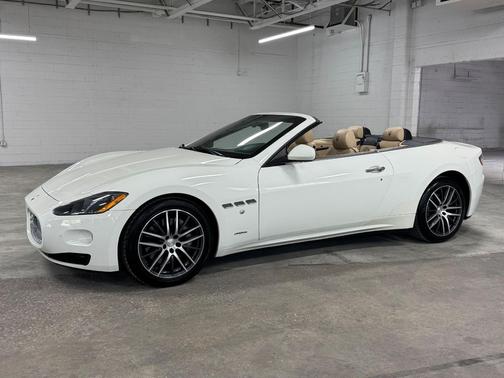 2014 Maserati GranTurismo Base