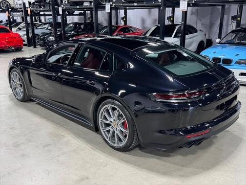 2020 Porsche Panamera GTS