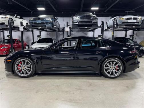 2020 Porsche Panamera GTS