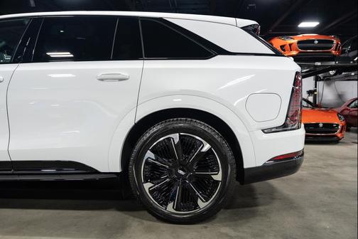 2025 Cadillac Escalade IQ Sport 1