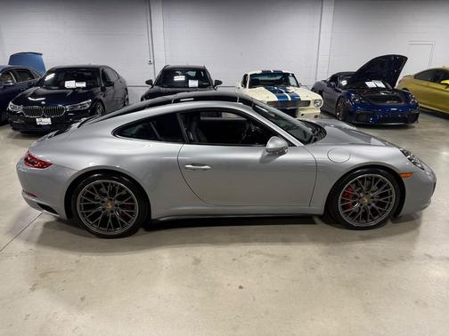 2018 Porsche 911 Carrera 4S