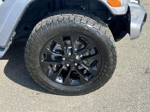 Billet Silver Metallic Clearcoat 2021 Jeep Wrangler Unlimited Sahara