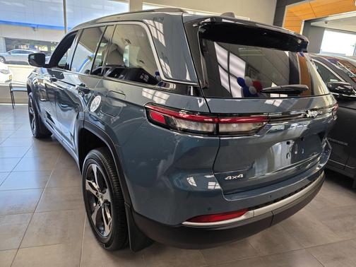Steel Blue Exterior Paint 2026 Jeep Grand Cherokee Limited