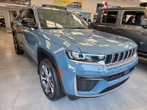 Steel Blue Exterior Paint 2026 Jeep Grand Cherokee Limited