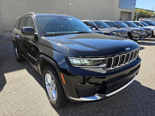 2021 Jeep Grand Cherokee L Laredo 4x4