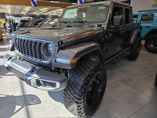 Granite Crystal Metallic Clear-Coat Exterior Paint 2026 Jeep Gladiator Sport S