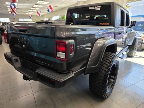Granite Crystal Metallic Clear-Coat Exterior Paint 2026 Jeep Gladiator Sport S