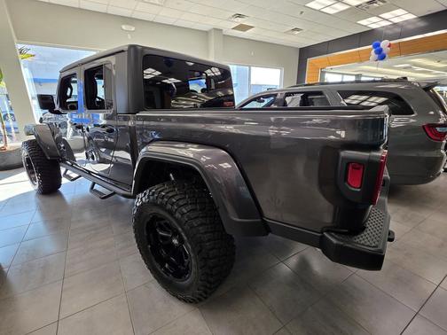 Granite Crystal Metallic Clear-Coat Exterior Paint 2026 Jeep Gladiator Sport S