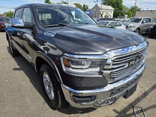 Granite Crystal Metallic Clearcoat 2019 RAM 1500 Laramie