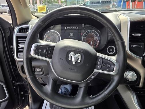 Granite Crystal Metallic Clearcoat 2019 RAM 1500 Laramie