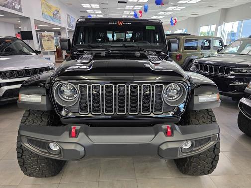 Black Clear-Coat Exterior Paint 2026 Jeep Gladiator Rubicon