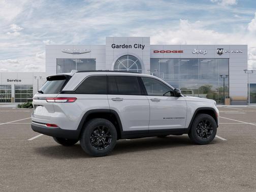 Bright White Clear-Coat Exterior Paint 2026 Jeep Grand Cherokee Altitude