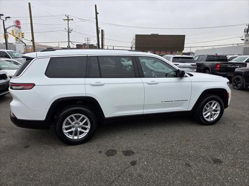 2023 Jeep Grand Cherokee L Laredo 4x4