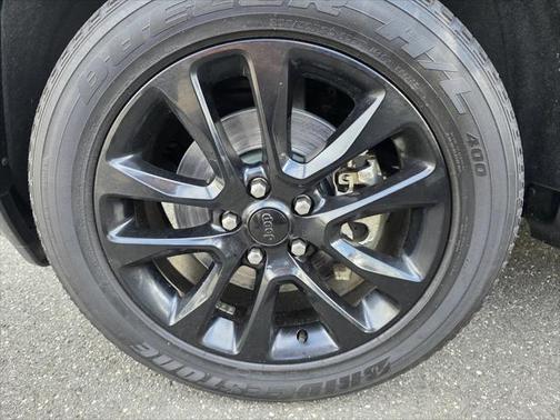 2021 Jeep Grand Cherokee Laredo X 4x4