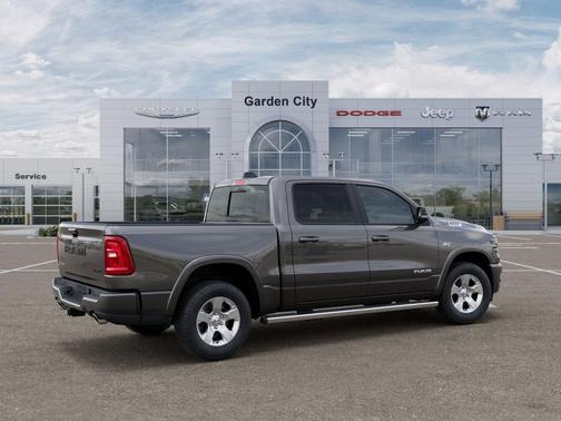 Granite Crystal Metallic Clear-Coat Exterior Paint 2026 RAM 1500 Big Horn/Lone Star