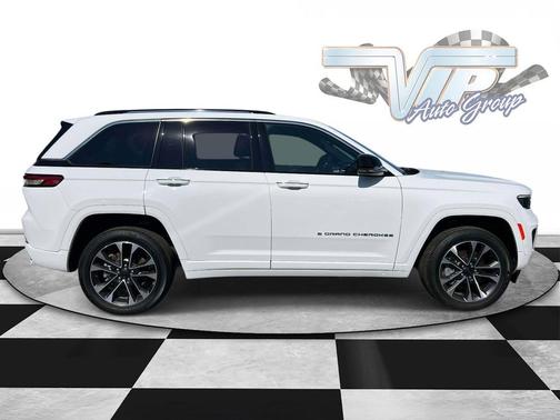 Bright White Clearcoat 2023 Jeep Grand Cherokee 4xe Overland