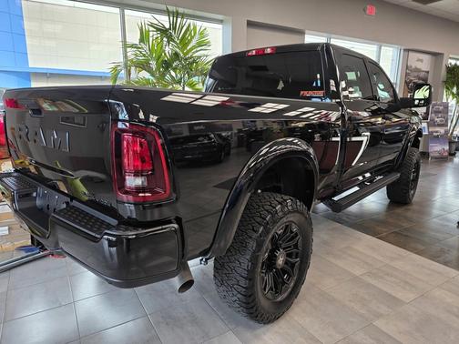 Diamond Black Crystal Pearl-Coat Exterior Paint 2025 RAM 2500 Big Horn Crew Cab 4x4 6'4' Box
