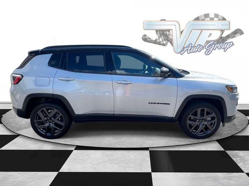 Silver Zynith Metallic Clearcoat 2026 Jeep Compass Limited